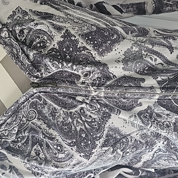 Ladies One World Io up hoodie - Picture 2 of 6